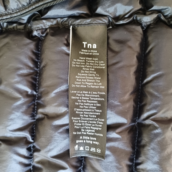 TNA Aritzia puff jacket black XS - Picture 3 of 5